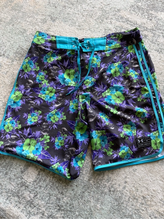 Under Armour Other - Under Armour Men's Loose Floral Black and Teal Board Shorts, Size 34